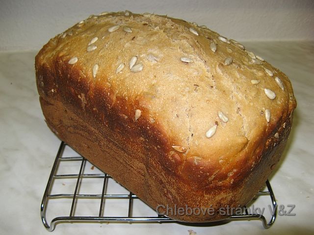 Vlasta a Zlata. Takhle dopadl chleba z chlebové mouky Penam. Myslíme, že není třeba nic dalšího dodávat, snad je to, že i chuť je výborná.